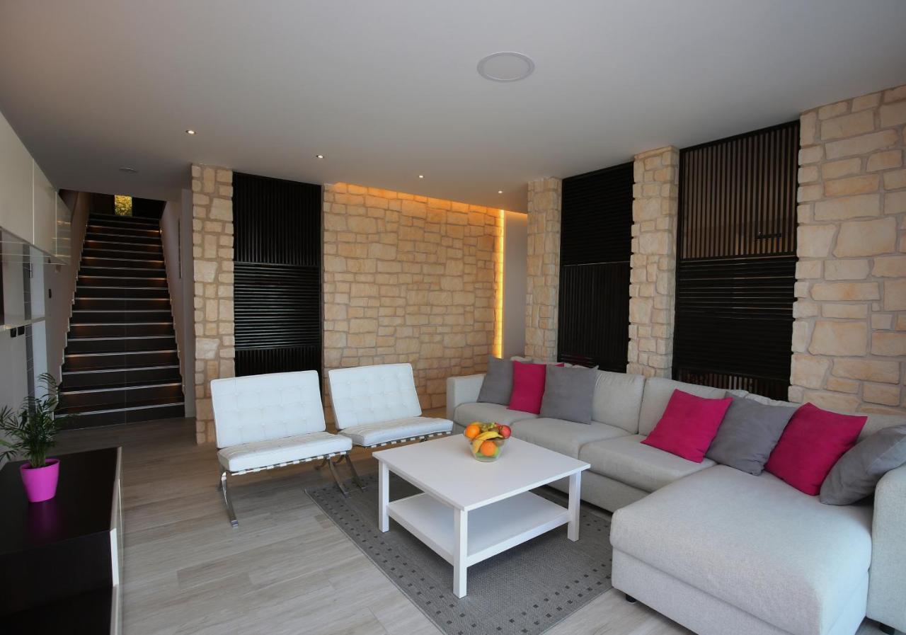 Villa Infinity Smrika Exterior foto